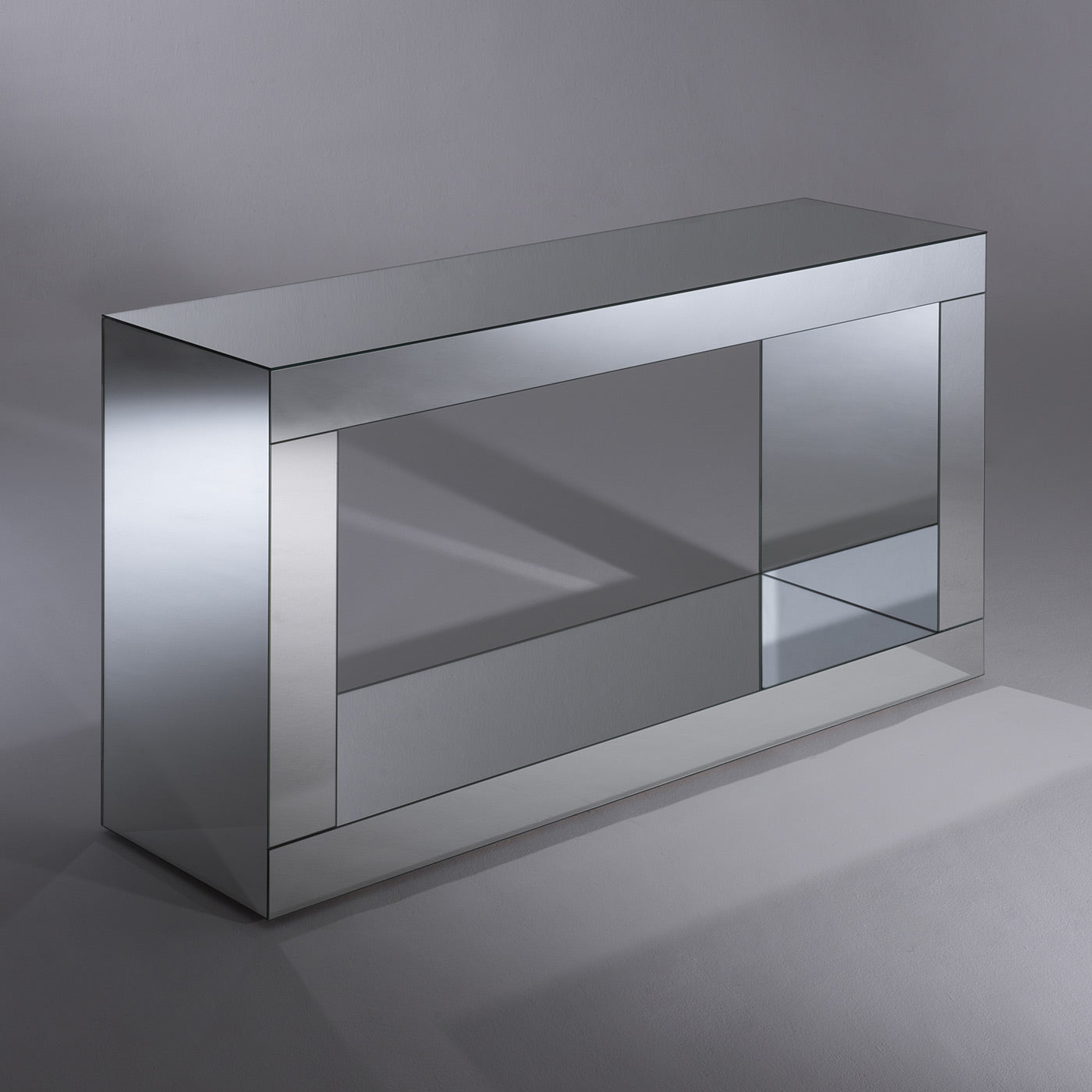 Aparador Espelhado Bistrol.jpg