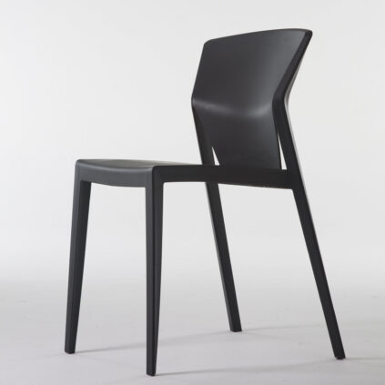 Cadeira Serelepe Preta.jpg