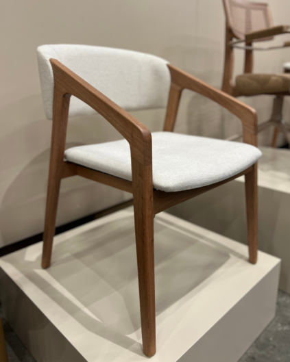 CadeiradeJantarElodi 4.png