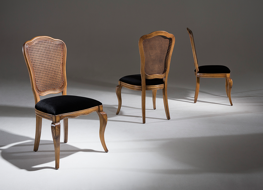 cadeira hillux com tela.png