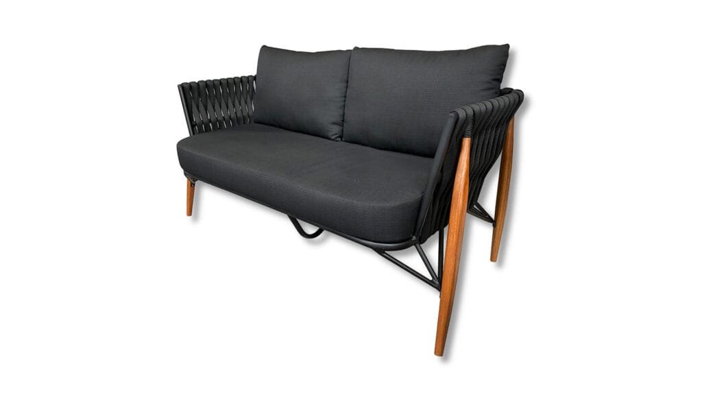 sofa tara pavia.jpg